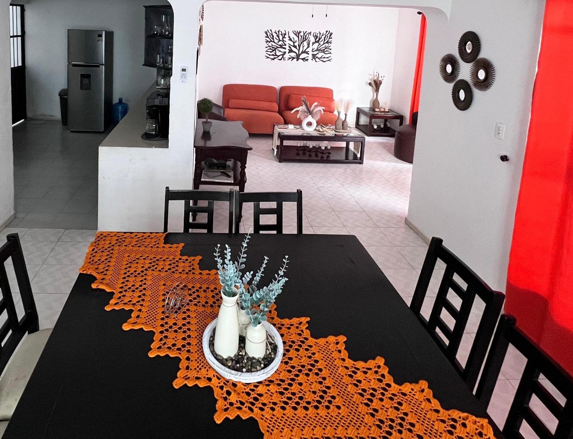 Casa Leonor. 2 Cuartos, 2 Banos, Cocina, Cochera. Valladolid  Eksteriør billede